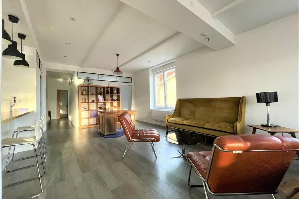 Superbe Loft 100M2 Proche Cathedrale Avec Parking Apartment Reims Luaran gambar