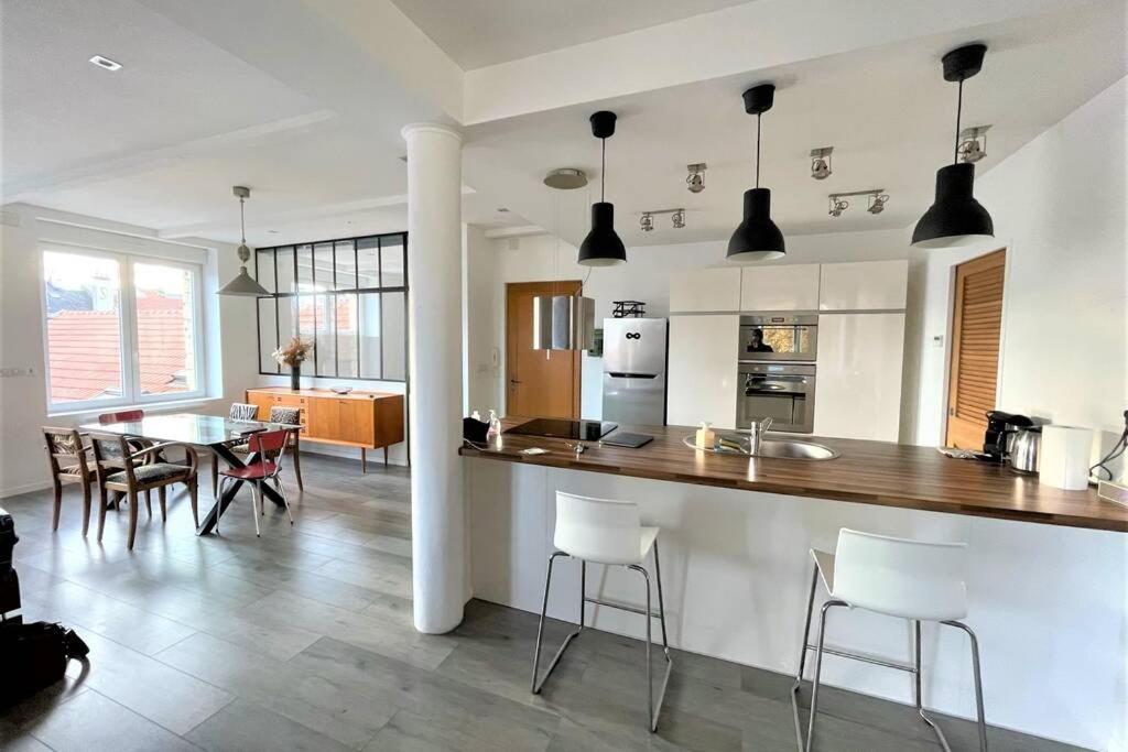 Superbe Loft 100M2 Proche Cathedrale Avec Parking Apartment Reims Luaran gambar