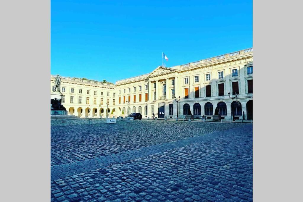 Superbe Loft 100M2 Proche Cathedrale Avec Parking Apartment Reims Luaran gambar