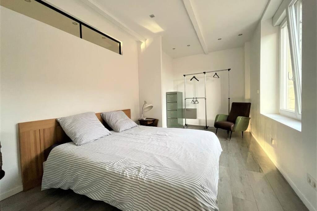 Superbe Loft 100M2 Proche Cathedrale Avec Parking Apartment Reims Luaran gambar