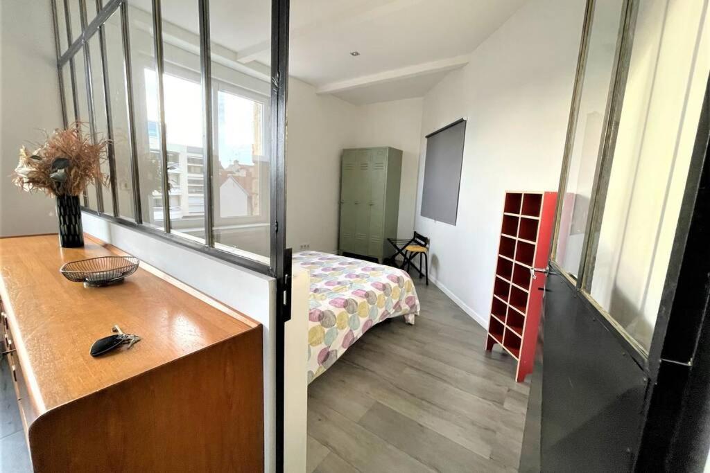 Superbe Loft 100M2 Proche Cathedrale Avec Parking Apartment Reims Luaran gambar