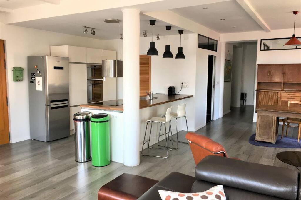 Superbe Loft 100M2 Proche Cathedrale Avec Parking Apartment Reims Luaran gambar
