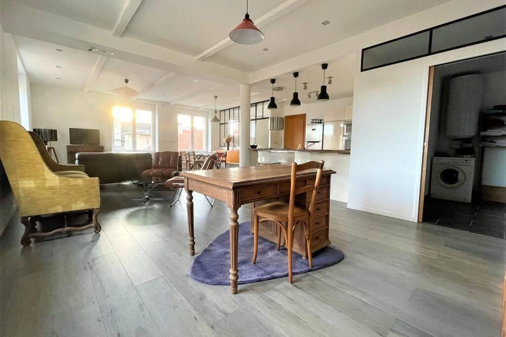 Superbe Loft 100M2 Proche Cathedrale Avec Parking Apartment Reims Luaran gambar