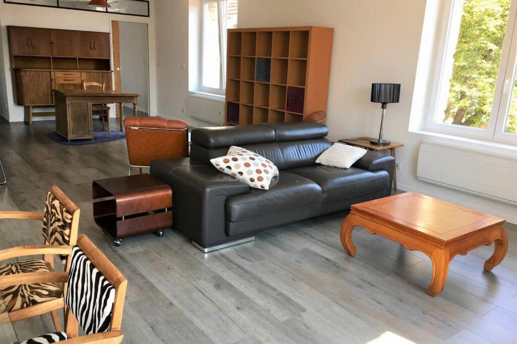 Superbe Loft 100M2 Proche Cathedrale Avec Parking Apartment Reims Luaran gambar