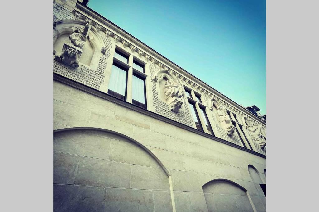 Superbe Loft 100M2 Proche Cathedrale Avec Parking Apartment Reims Luaran gambar